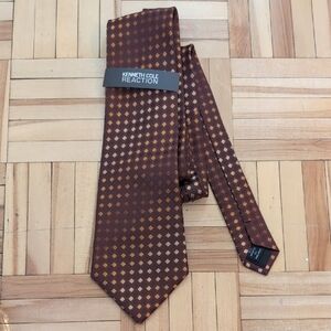 Kenneth Cole Reaction silk tie nwt